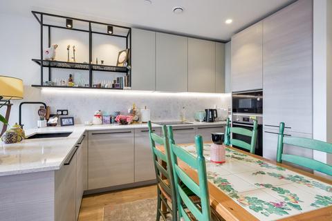 1 bedroom apartment for sale, Iris House, Hemlock Street, London, E14