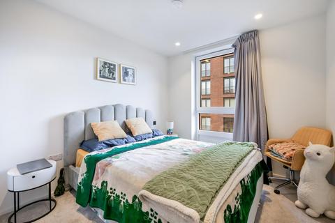 1 bedroom apartment for sale, Iris House, Hemlock Street, London, E14
