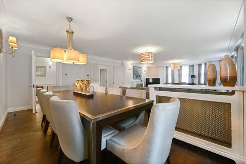 4 bedroom apartment to rent, London W8