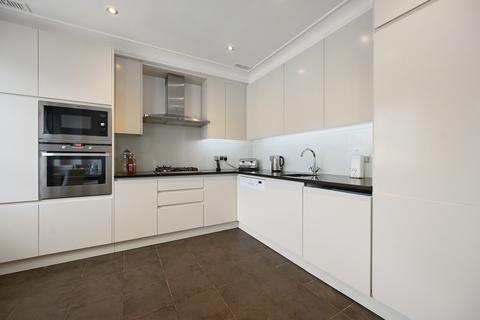 4 bedroom apartment to rent, London W8