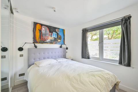 undefined, Cartwright St, Tower Hill, London, E1