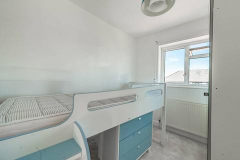 4 bedroom semi-detached house for sale, Sandymount Avenue, Stanmore, HA7