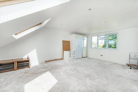 4 bedroom semi-detached house for sale, Sandymount Avenue, Stanmore, HA7