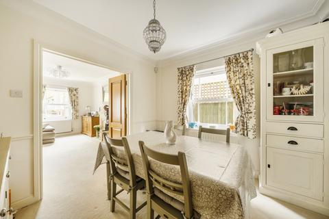 undefined, Teddington Park, Teddington, TW11