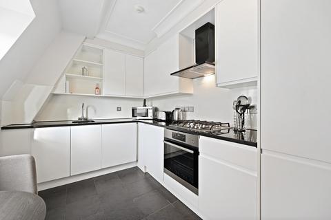 3 bedroom apartment to rent, London W8