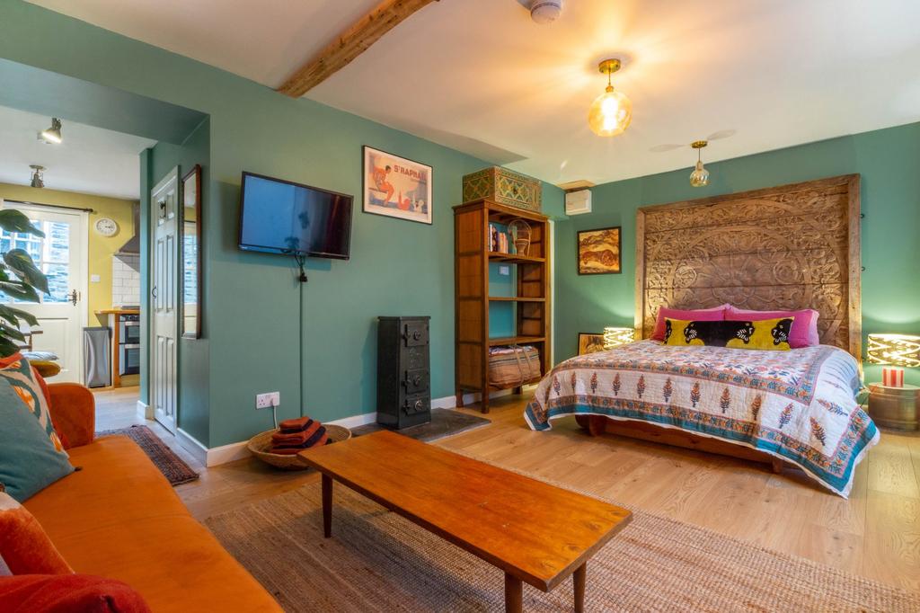 Bedroom / living area