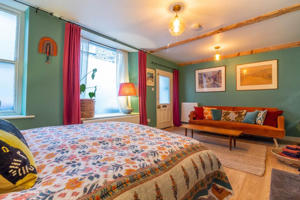 Bedroom / living area