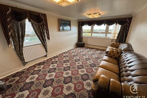 2 bedroom flat to rent, Summerwood Road, ISLEWORTH TW7