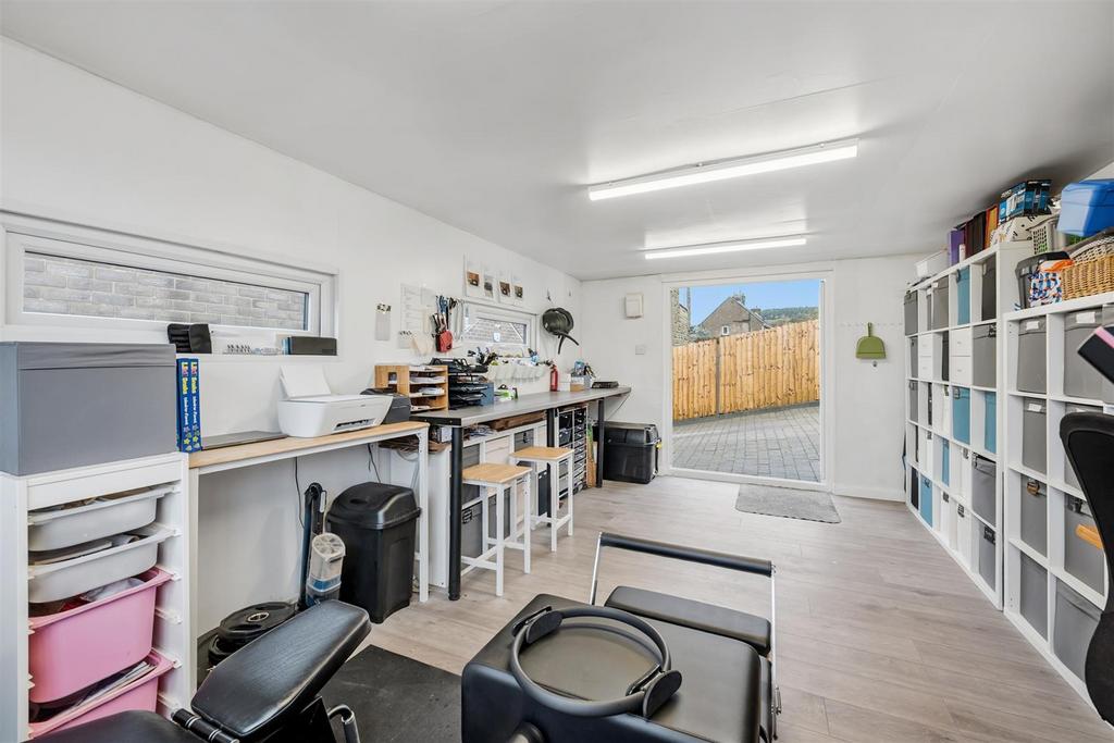Garden Office-Gym to door.jpg