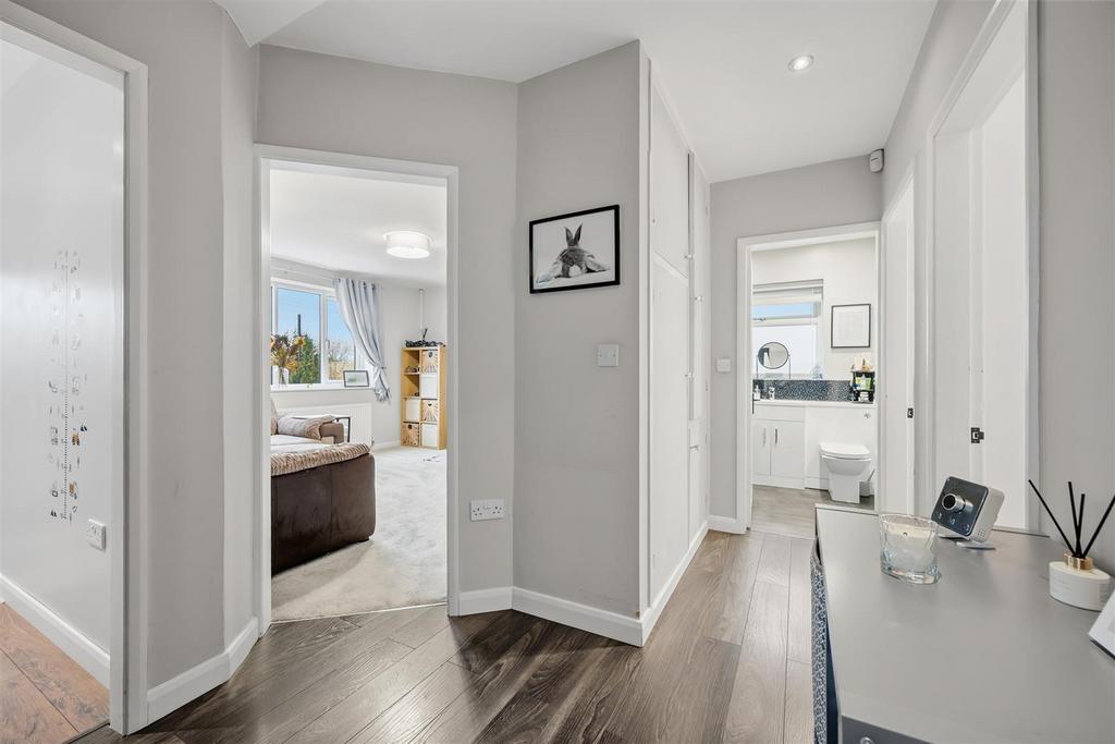 Inner Hallway to Sitting Room and Bathroom.jpg