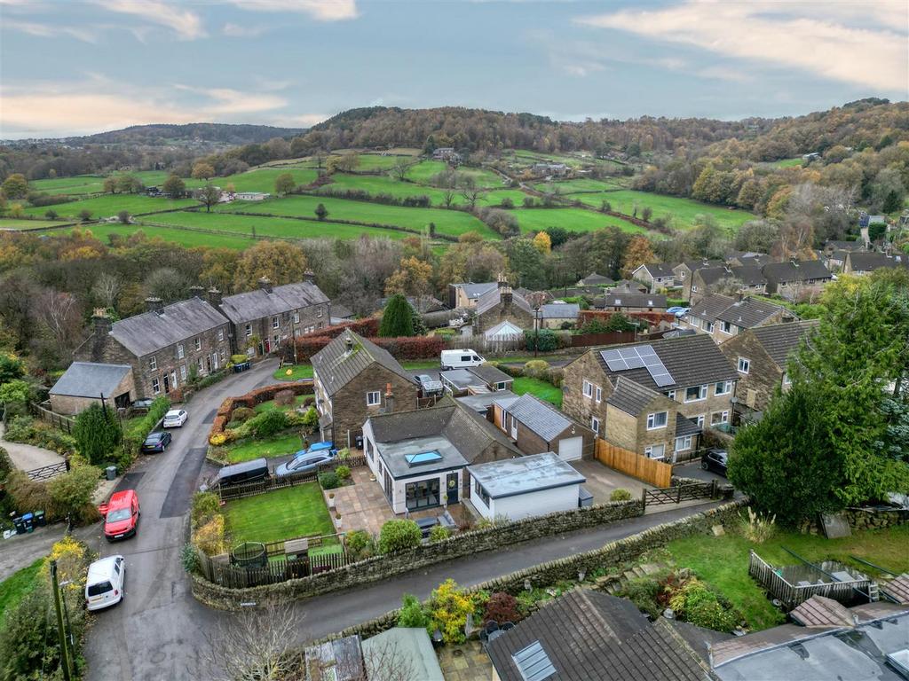 Drone - plot and countryside to north.jpg