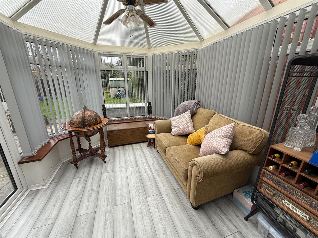 HGR105 Conservatory.jpg