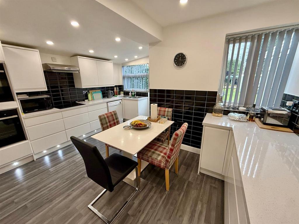 HGR105 Kitchen.jpg