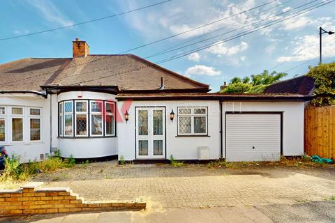 2 bedroom bungalow for sale, Netley Road, Newbury Park, IG2