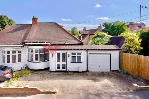 2 bedroom bungalow for sale, Netley Road, Newbury Park, IG2