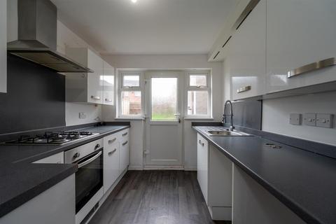 3 bedroom house to rent, Purbrook Way, Havant PO9