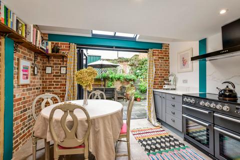 2 bedroom end of terrace house for sale, High Street, Kings Langley, WD4