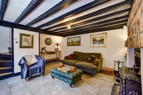 2 bedroom end of terrace house for sale, High Street, Kings Langley, WD4