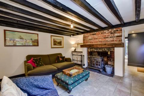 2 bedroom end of terrace house for sale, High Street, Kings Langley, WD4