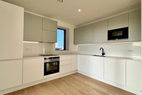 2 bedroom apartment to rent, 18 Capital Interchange Way, Brentford TW8