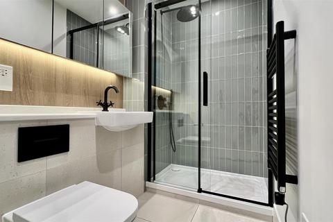 2 bedroom apartment to rent, 18 Capital Interchange Way, Brentford TW8
