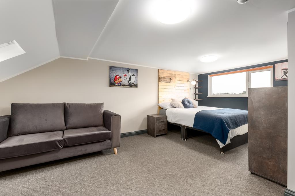 Room 7