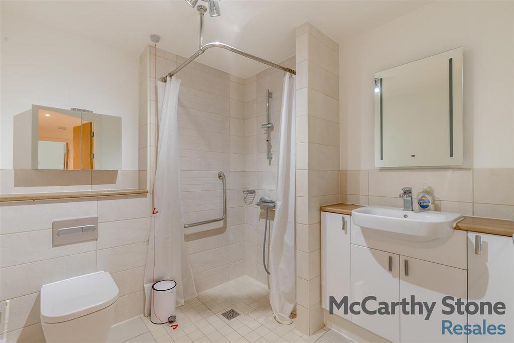 8668998-interior12.jpg