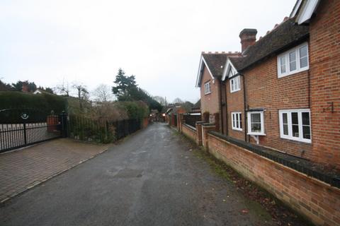 undefined, Spring lane , Farnham Common  SL2