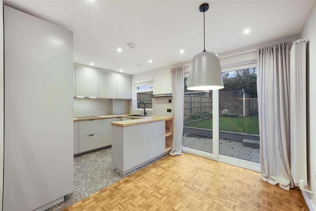 4 Denise Court, Eton Avenue - QMRDwpe6 Uif Wgy VC0kee