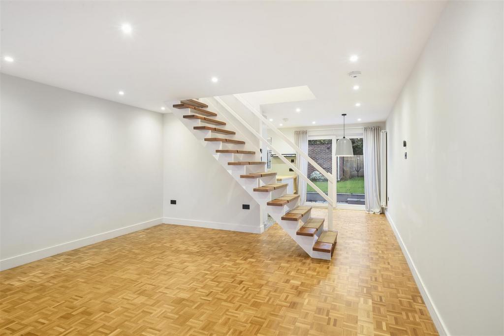 4 Denise Court, Eton Avenue - BZn IKGv AVTq Gb XD4n Wcl