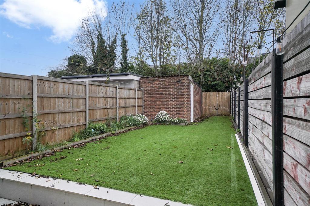 4 Denise Court, Eton Avenue - s0 Vn F2 Bd S4nj LPGPH1k5