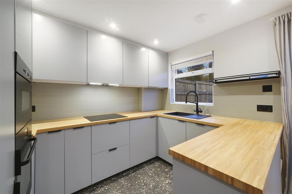 4 Denise Court, Eton Avenue - ej Vzvb Rr TUVBJwmz1xj V