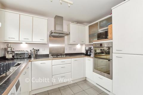 3 bedroom end of terrace house for sale, Forest Mews, Horsham RH12