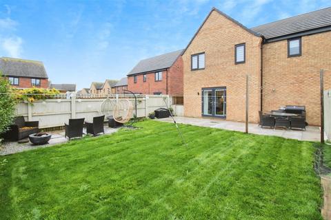 undefined, De La Pryme Road, Kingswood