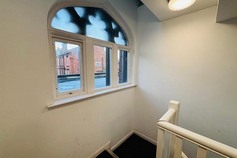 2 bedroom apartment for sale, Armley Lodge Road, Armley, Leeds