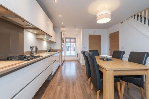 4 bedroom detached house for sale, Leicester Square, Leeds LS15