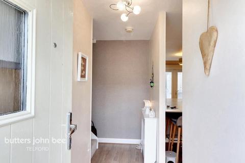 3 bedroom semi-detached house for sale, Dukes View, Telford