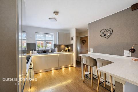 3 bedroom semi-detached house for sale, Dukes View, Telford