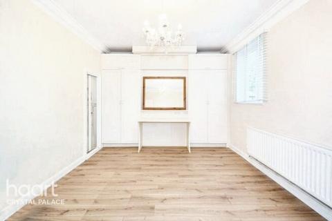Knights Hill, London