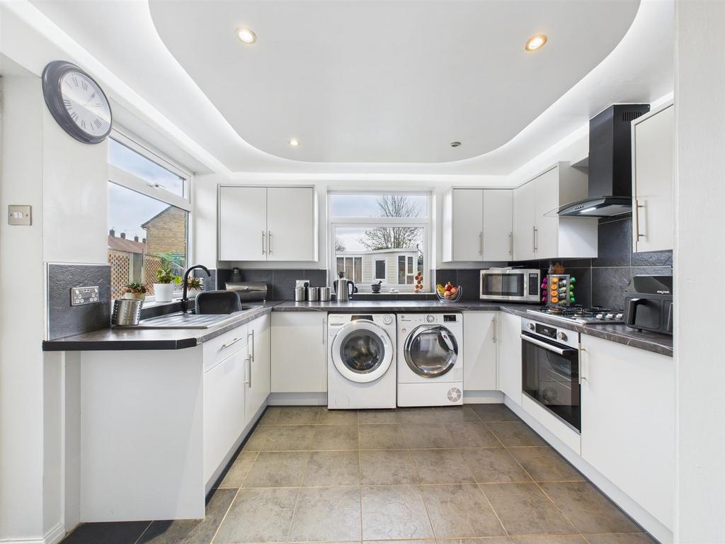 Kitchen: