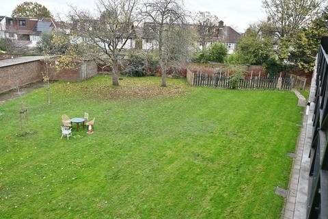 3 bedroom maisonette for sale, Haggard Road, Twickenham TW1