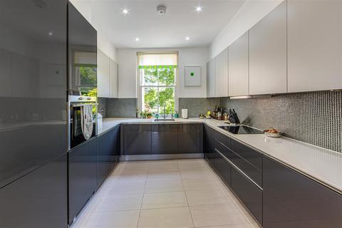 4 bedroom flat for sale, Southampton Road, Gospel Oak