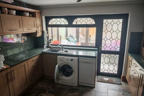 3 bedroom house to rent, Heol Caerllion, Cwmrhydyceirw SA6