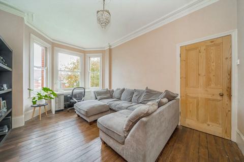 3 bedroom flat for sale, Sutton Road, London N10