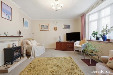 undefined, Cricklade Avenue, Romford, RM3