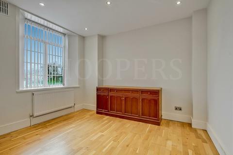 undefined, Dollis Hill Lane, London, NW2