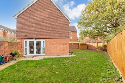4 Foxherne, Slough, SL3 7AR