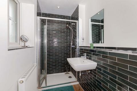 4 Foxherne, Slough, SL3 7AR