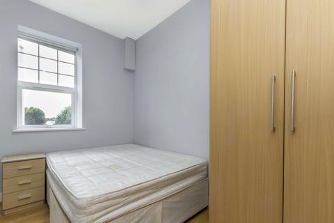 2 bedroom flat to rent, Uxbridge Road, London W12