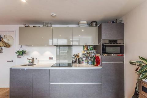 1 bedroom flat to rent, Packington Street, Islington, London, N1
